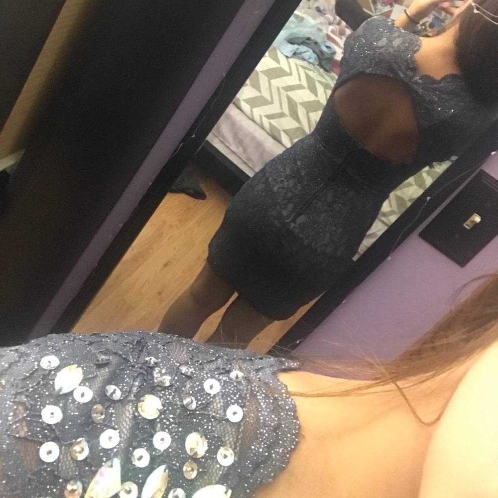 Purple lace dress - Picture 2 of 3